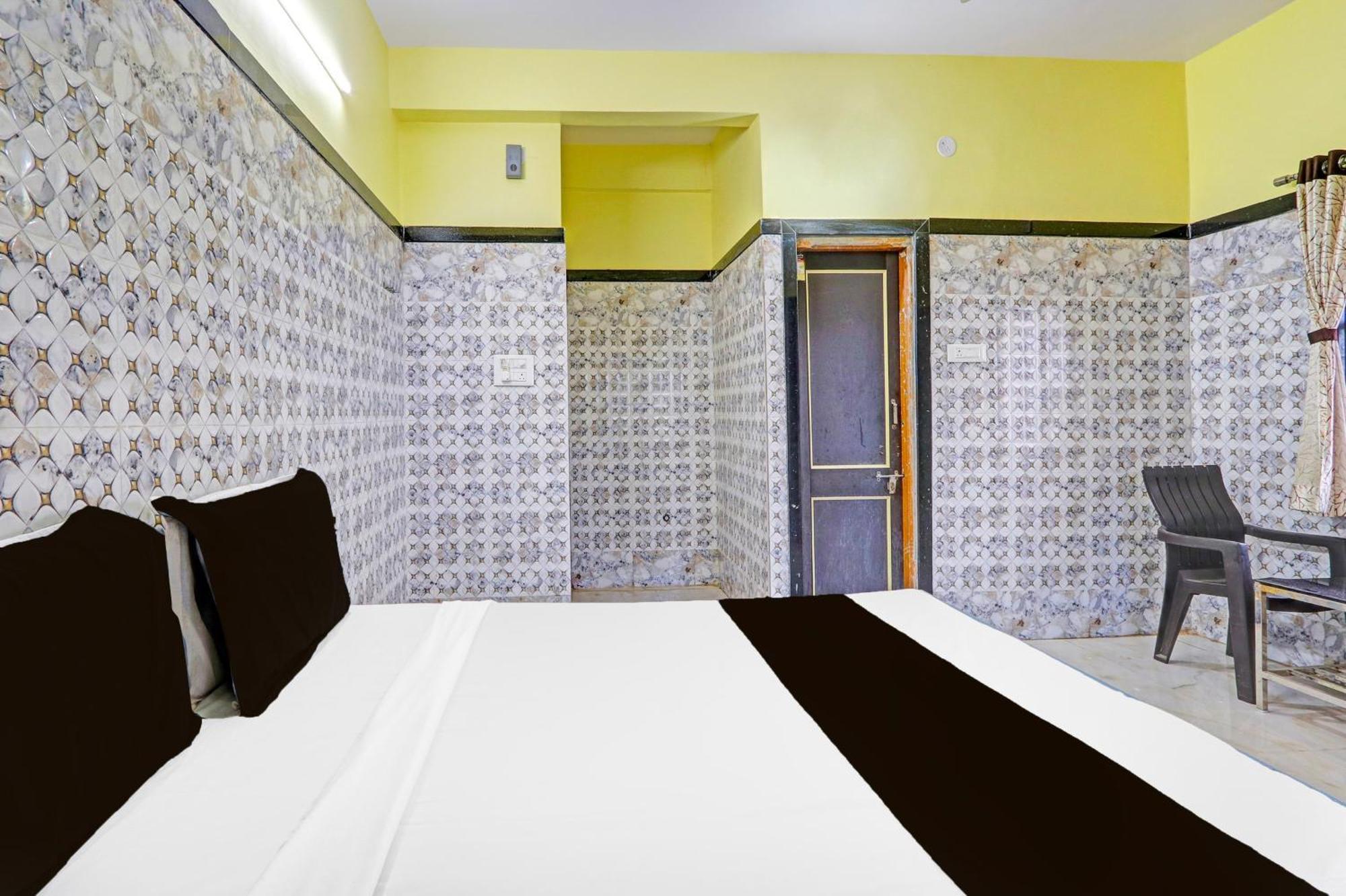 Hotel O Pankaj Hotel & Lodge Gangapur  Exteriör bild