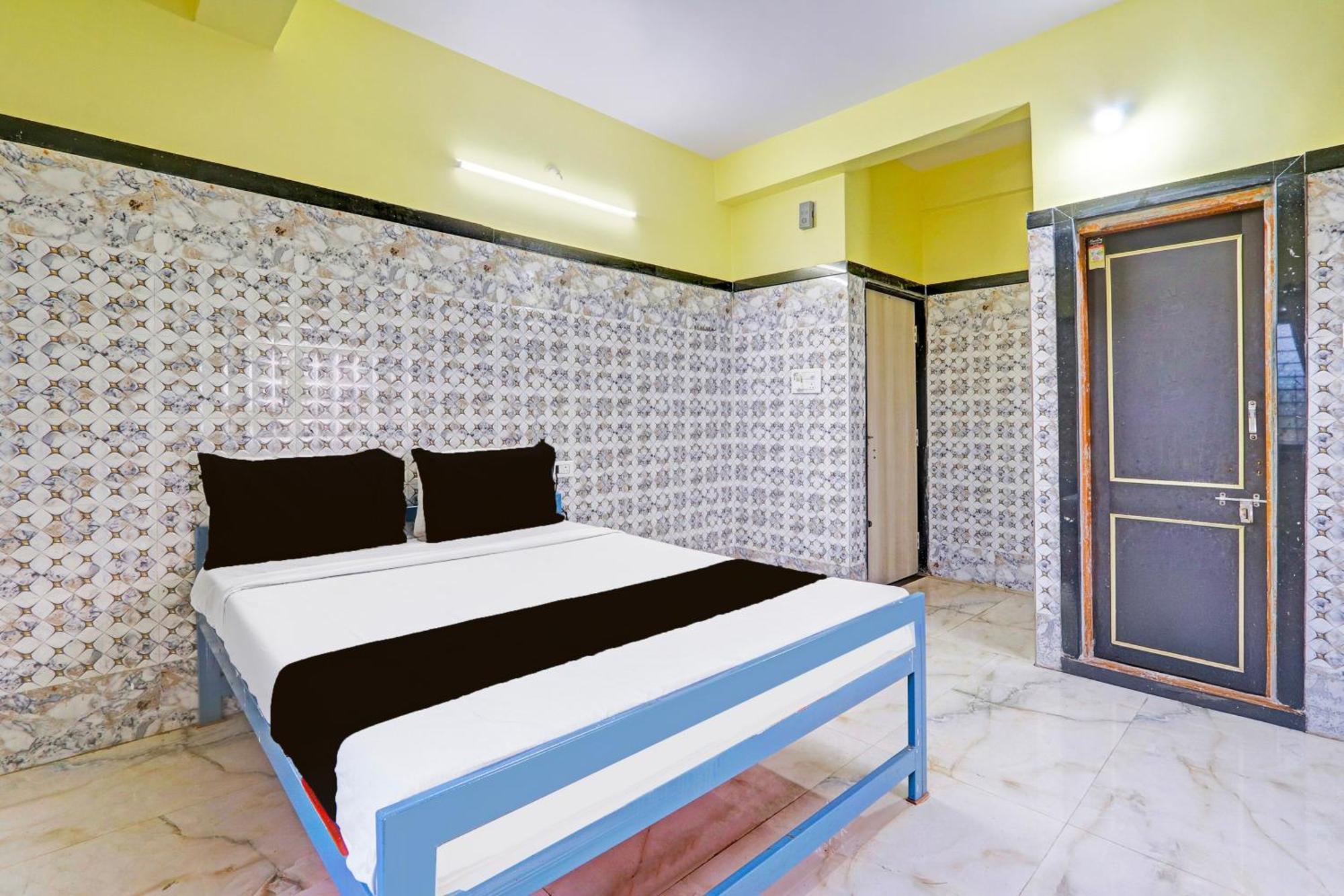Hotel O Pankaj Hotel & Lodge Gangapur  Exteriör bild