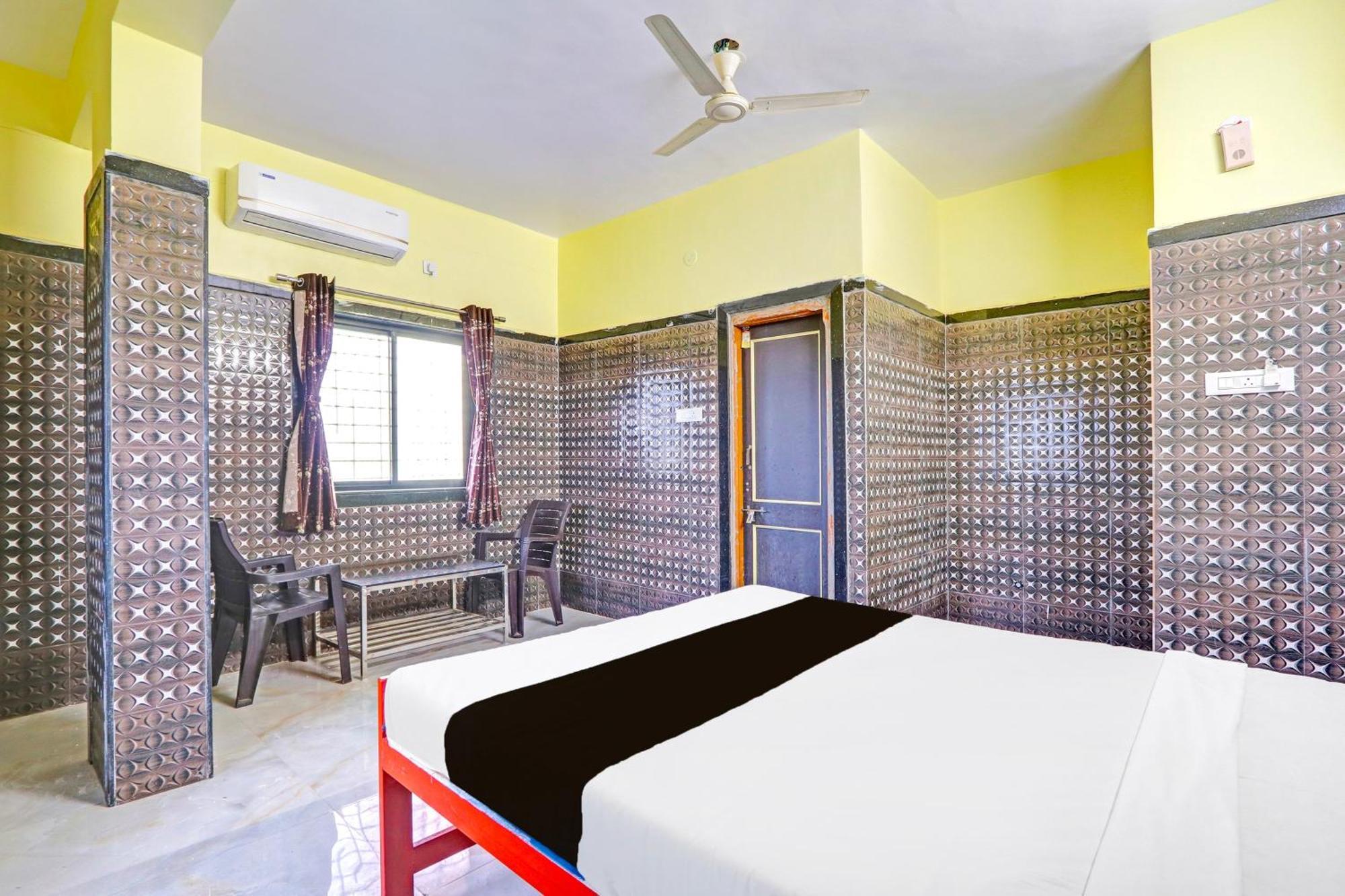 Hotel O Pankaj Hotel & Lodge Gangapur  Exteriör bild