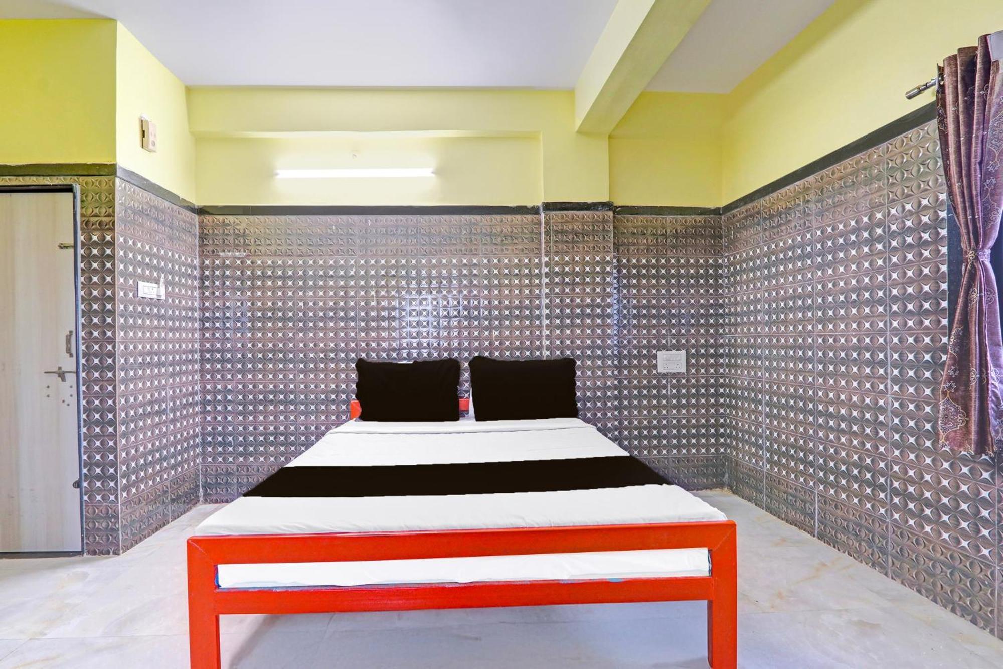 Hotel O Pankaj Hotel & Lodge Gangapur  Exteriör bild